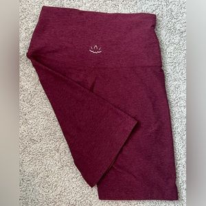 Beyond Yoga Spacedye Biker Shorts in Burgundy | Size Small